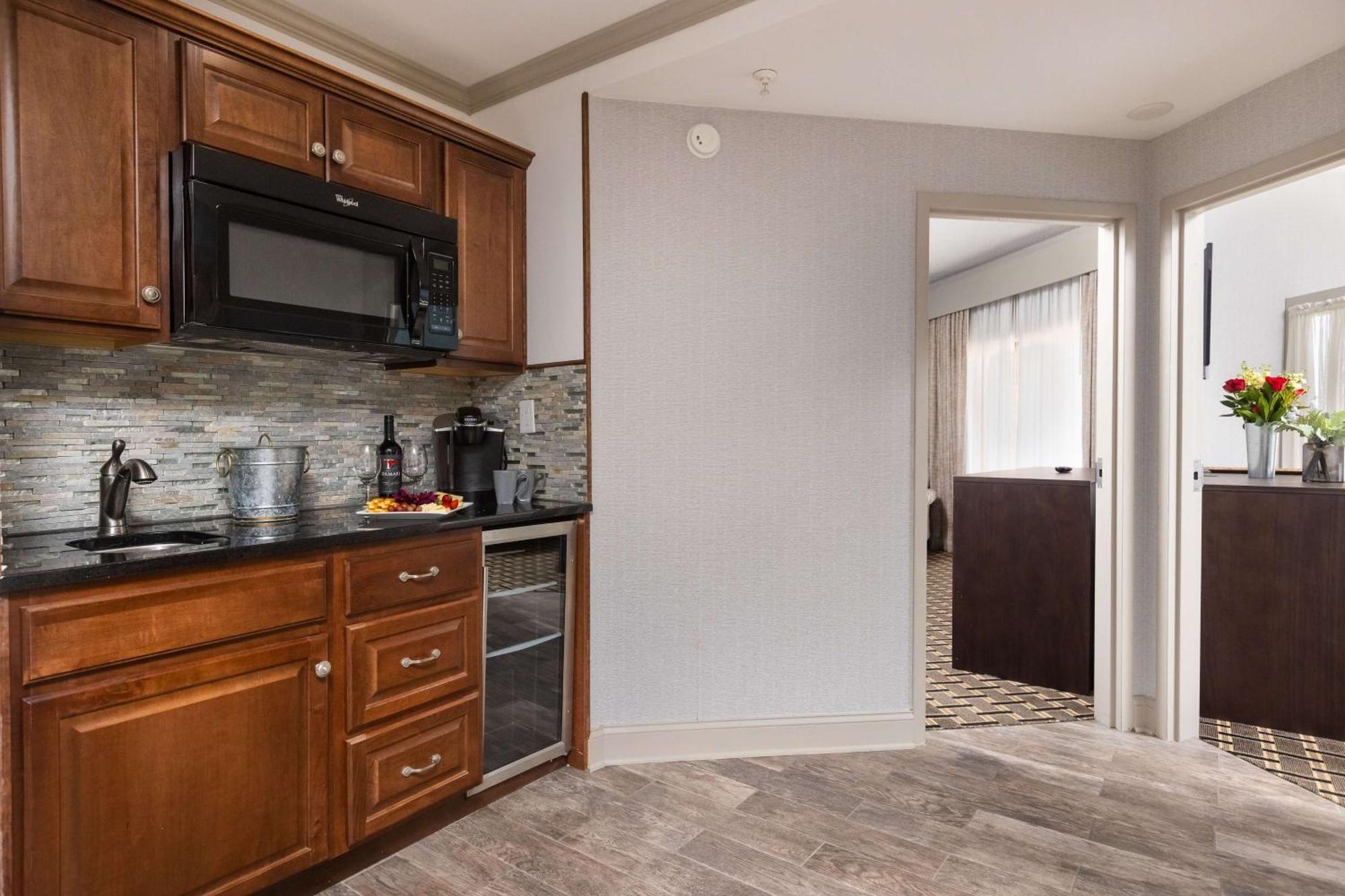 Inn At The Colonnade Baltimore - A Doubletree By Hilton Hotel Extérieur photo